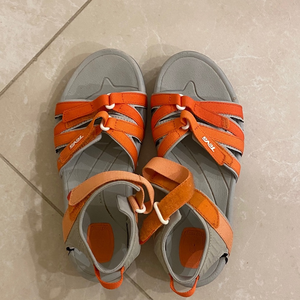 Teva Women’s Sandals Shoes in Orange Velcro Straps Open Toe Size 7